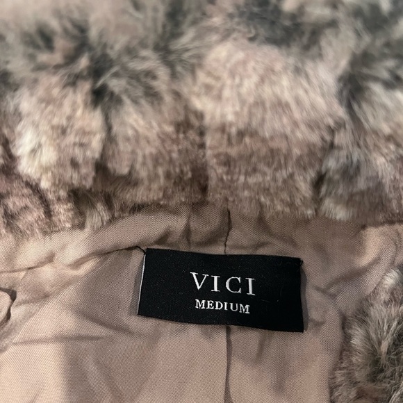 Fur jacket - Picture 3 of 3